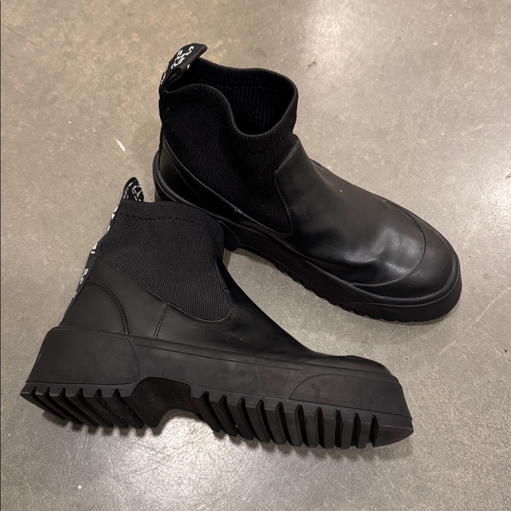 Zara TNA Black Boots